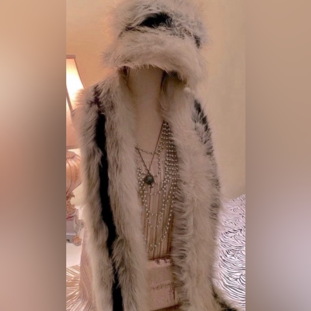 NEW Stylish fur neck warmer and hat set